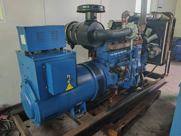 姚安100kW柴油发电机组使用多级机油有哪些优缺点？